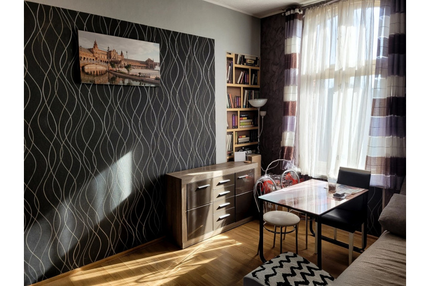 Wrocław, Pracze Odrzańskie, Towarowa, Mieszkanie z klimatem w przedwojennym budynku