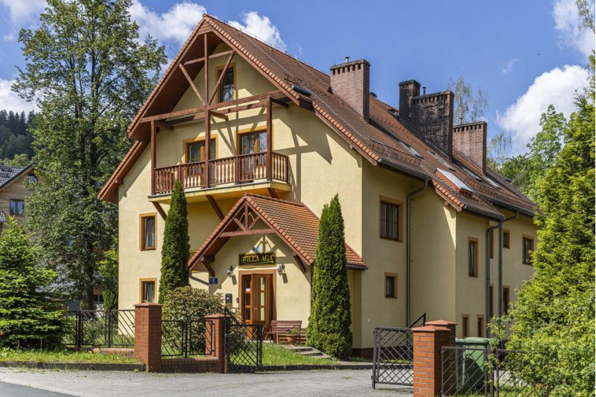 powiat jeleniogórski, Karpacz, Nadrzeczna, Willa - Pensjonat - Funkcjonujący Biznes w Górach