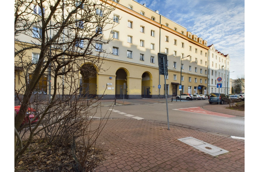 Warszawa, Ochota Stara Ochota, Kaliska, Kawalerka w kamienicy tuż przy Placu Narutowicza