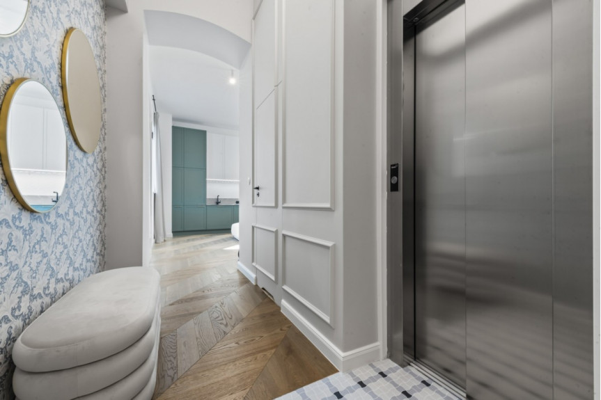 Warszawa, Śródmieście, Piękna, Apartament w odrestaurowanej kamienicy ul. Piękna