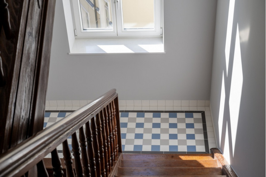 Warszawa, Śródmieście, Piękna, Apartament w odrestaurowanej kamienicy ul. Piękna