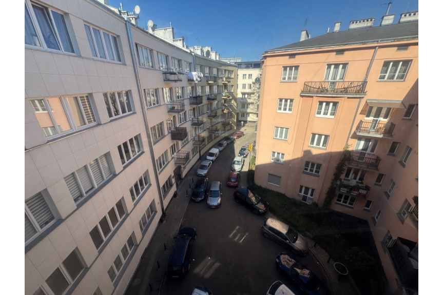 Warszawa, Śródmieście, Jaworzyńska, KAMIENICA na ciekawe B I U R O
