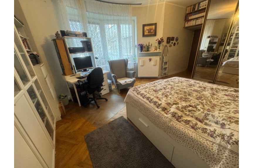 Warszawa, Śródmieście, Jaworzyńska, KAMIENICA na ciekawe B I U R O