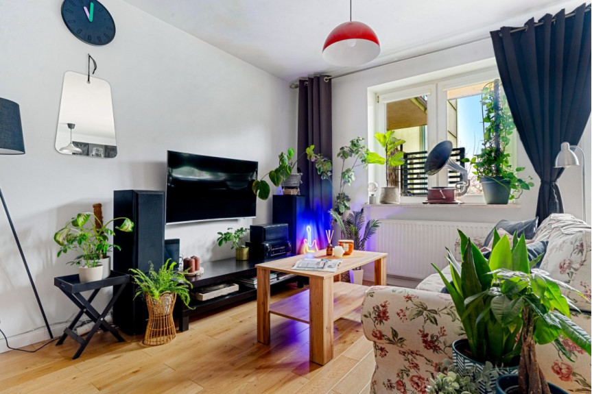 Warszawa, Włochy, Trzcinowa, Mieszkanie 74 m2 z potencjałem/ Włochy/ 2 balkony