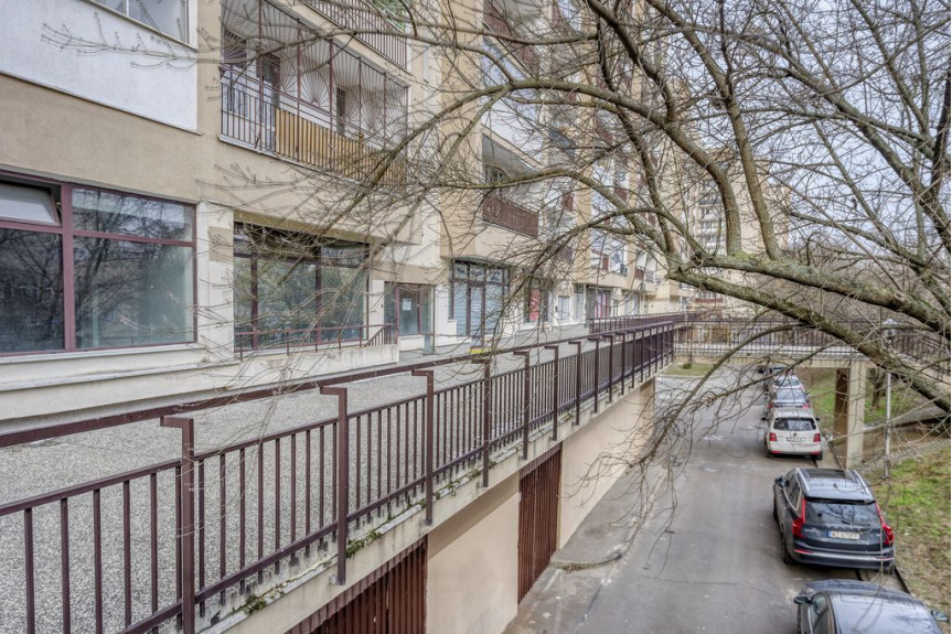 Warszawa, Praga-Północ, Białostocka, Mieszkanie w sąsiedztwie ,, Konesera