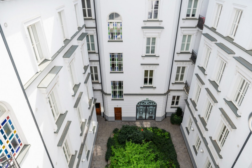 Warszawa, Śródmieście, Hoża, Kamienica w Centrum, parking, basen, klimatyzacja