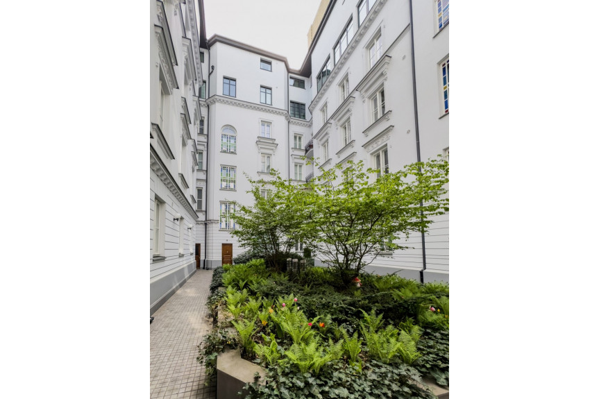 Warszawa, Śródmieście, Hoża, Kamienica w Centrum, parking, basen, klimatyzacja