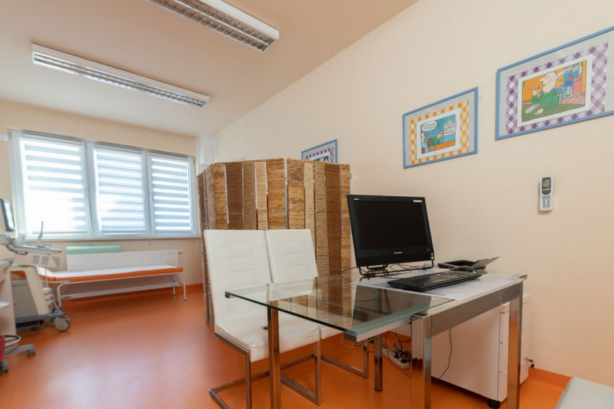 powiat Wrocław, Wrocław, Zakrzowska, Szpital jednodniowy z salą operacyjną i sprzętem
