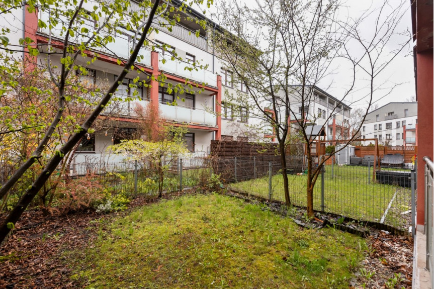 Warszawa, Włochy, Szczęsna, 32 m2 z balkonem i ogródkiem