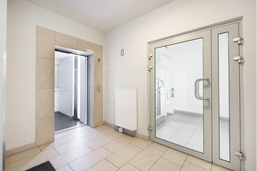 Warszawa, Włochy, Szczęsna, 32 m2 z balkonem i ogródkiem