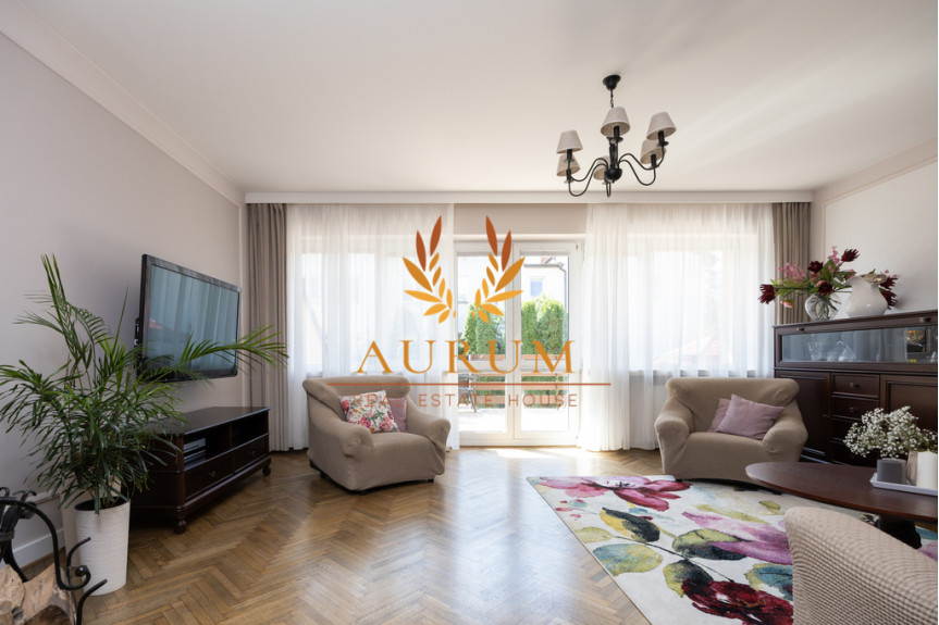 Warszawa, Bemowo, Spychowska, 360 m2 - 2 domy w jedej bryle na jednej KW