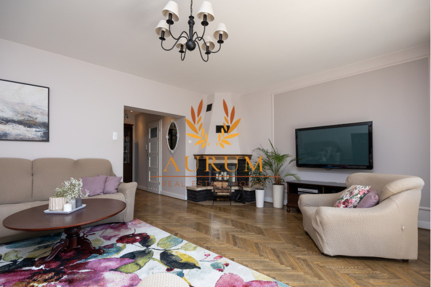 Warszawa, Bemowo, Spychowska, 360 m2 - 2 domy w jedej bryle na jednej KW
