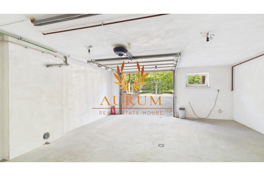 Warszawa, Bemowo, Spychowska, 360 m2 - 2 domy w jedej bryle na jednej KW