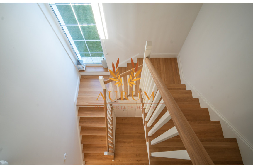 Legionowski, Jabłonna, Trzciany, Leśnej Polany, Piękny dom w stylu angielskim