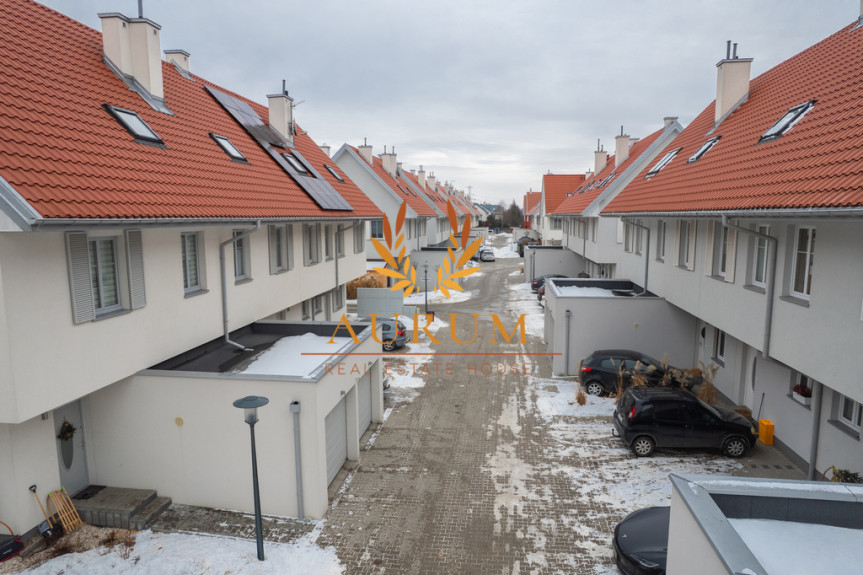 Piaseczyński, Lesznowola, Zgorzała, Słowika, Piękny dom w zabudowie szeregowej