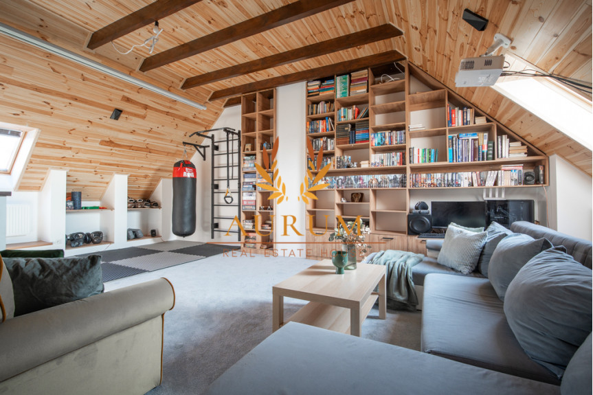 Piaseczyński, Lesznowola, Zgorzała, Słowika, Piękny dom w zabudowie szeregowej