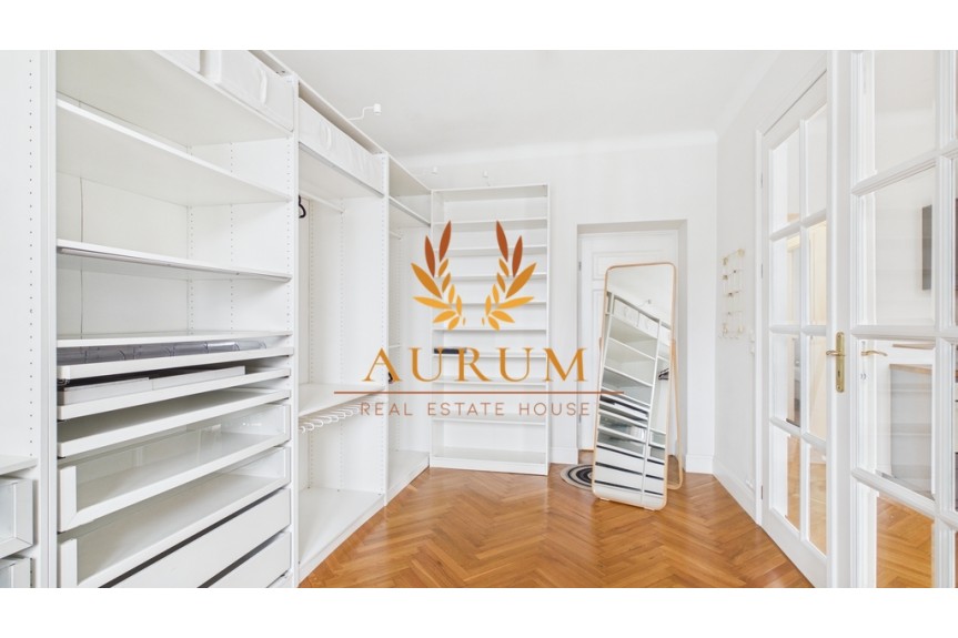 Warszawa, Praga-P&oacute;łnoc, Plac Gen. J&oacute;zefa Hallera, Mieszkanie w kamienicy 3 pokoje Plac Hallera