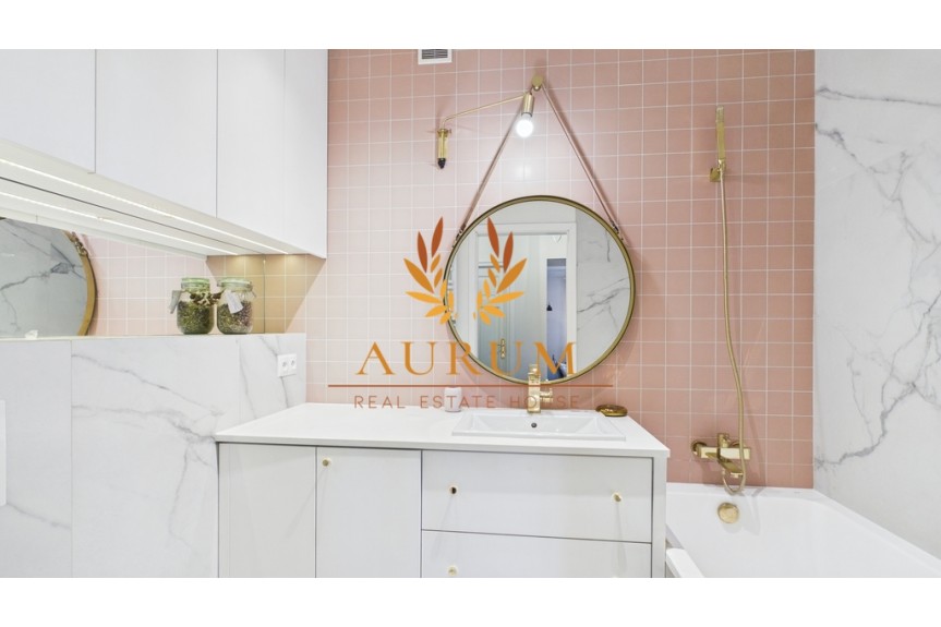 Warszawa, Praga-P&oacute;łnoc, Plac Gen. J&oacute;zefa Hallera, Mieszkanie w kamienicy 3 pokoje Plac Hallera